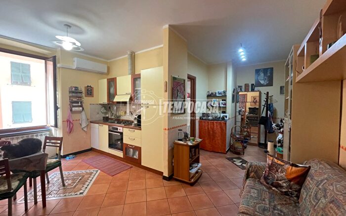 Appartamento trilocale in vendita in Genova