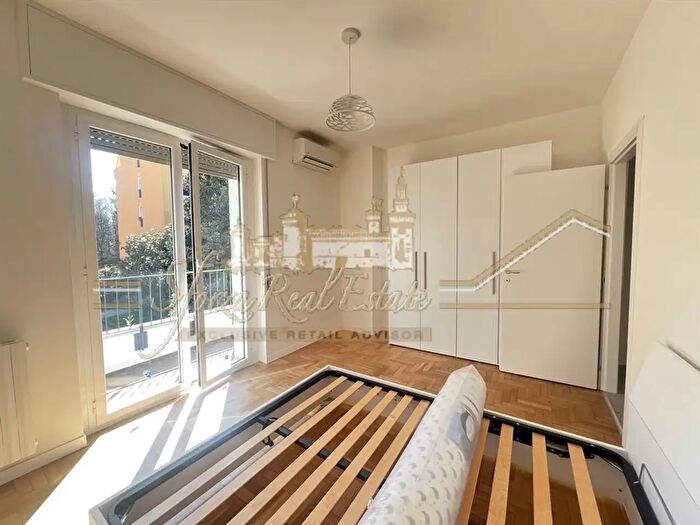 Appartamento trilocale in affitto in Via Andrea Maffei, Milano