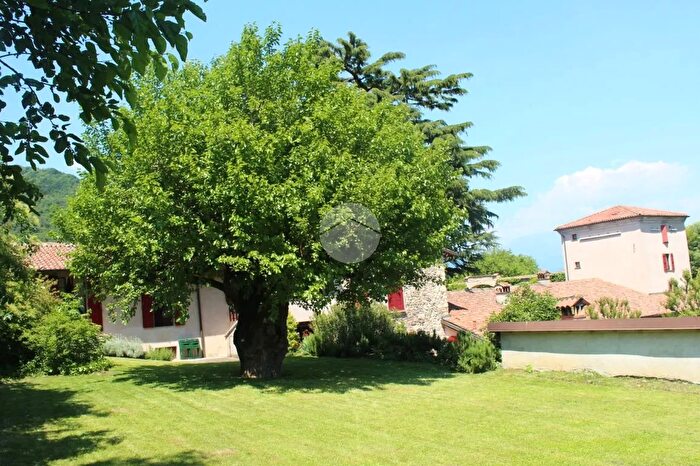 Appartamento trilocale in affitto in Via Santa Eufemia, Corte Franca