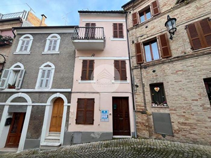 Casa con 5 locali in vendita in Via Nicolò Bonafede, Monte San Giusto