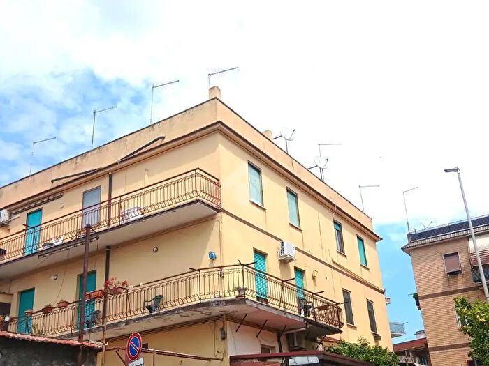 Appartamento quadrilocale in vendita in Via Vincenzo Lancia, Roma