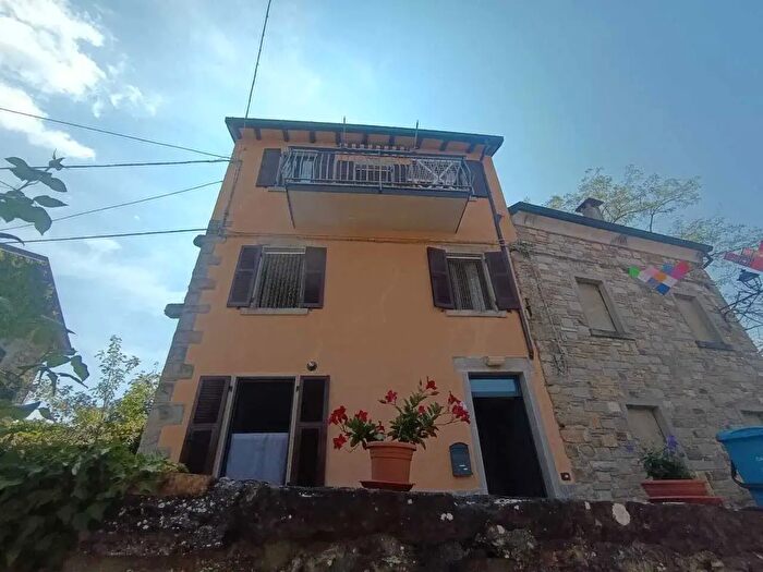Casa trilocale in vendita in Terenzo