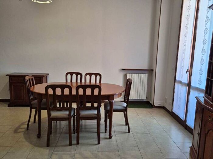 Appartamento quadrilocale in affitto in Via Giuseppe Micheli, Castelnuovo Ne Monti, Castelnovo Ne Monti