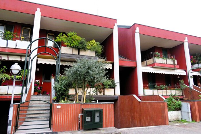 Casa quadrilocale in vendita in Via Paolo Borsellino, Opera