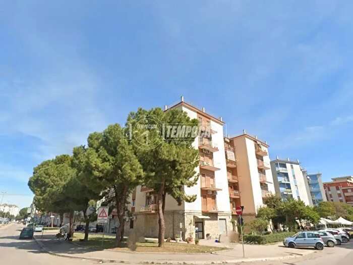 Appartamento trilocale in vendita in Via Silvio Pellico, Foggia
