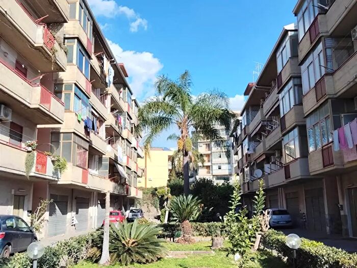 Appartamento trilocale in vendita in Via Monsignore Angelo Calabretta, Acireale