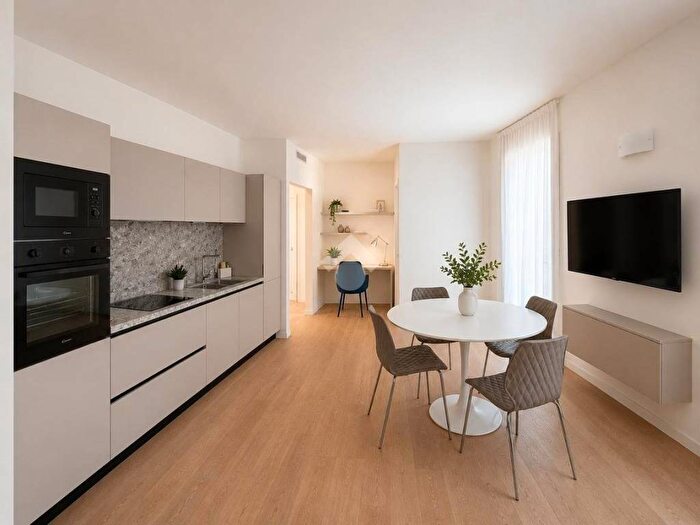 Appartamento trilocale in affitto in Corso Garibaldi, Moscova, Milano