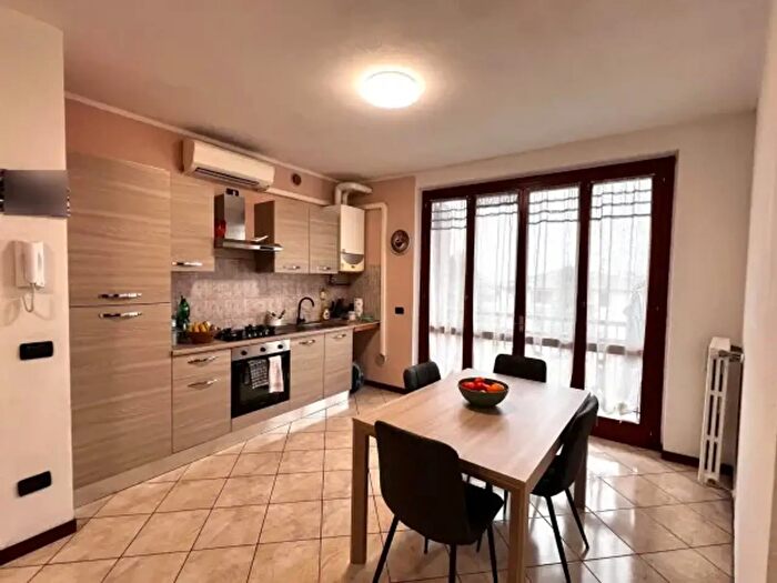 Appartamento trilocale in vendita in Via Maggio, Cortenuova