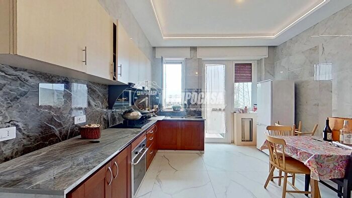 Appartamento trilocale in vendita in Via Volturno, Brugherio