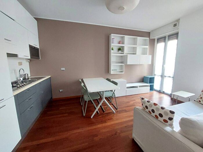 Appartamento bilocale in affitto in Via Fabio Filzi, Centrale, Milano