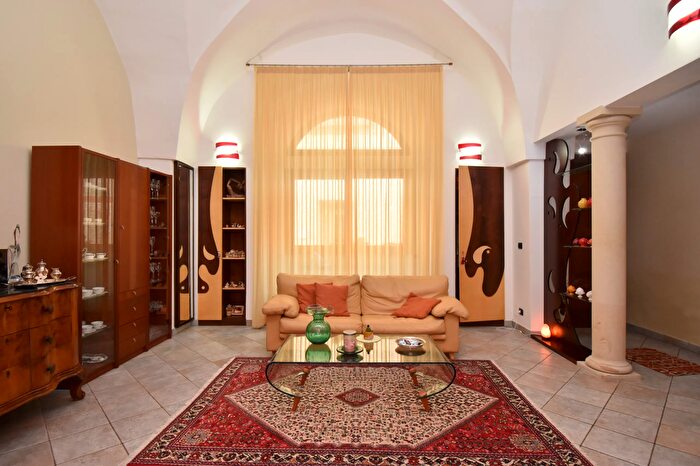 Casa con 8 locali in vendita in Vicolo Massimo dAzeglio, Nardo