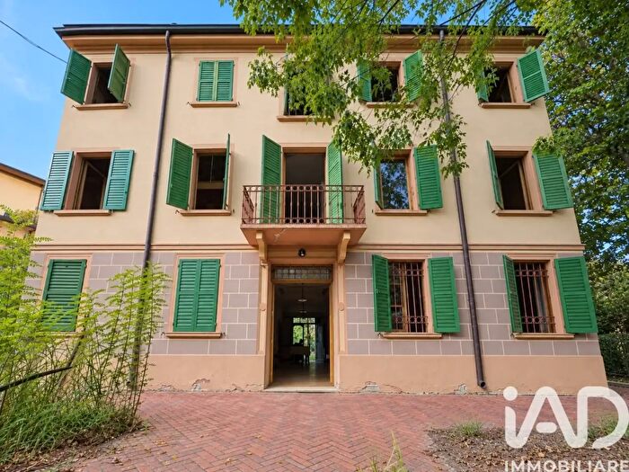 Casa con 9 locali in vendita in Via Budrione Migliarina Ovest, Carpi