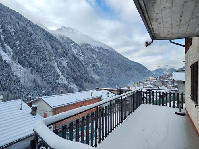Casa con 6 locali in vendita in Saviore DellAdamello