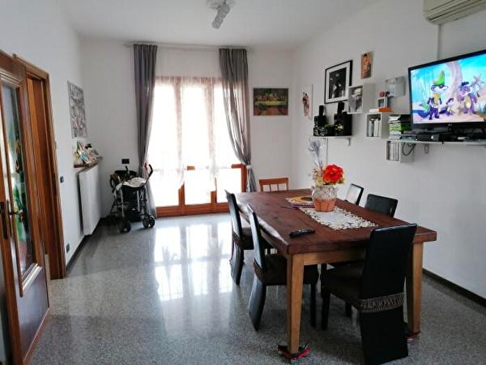 Casa con 5 locali in vendita in Mirandola