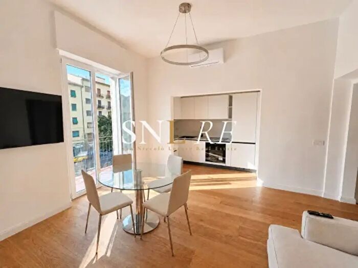 Appartamento trilocale in vendita in Piazza Galileo Ferraris, Firenze