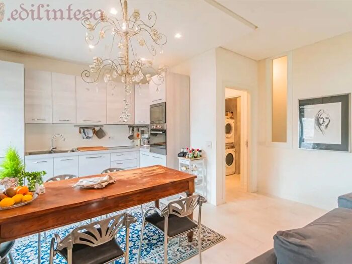 Appartamento trilocale in vendita in Monza