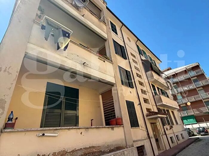 Appartamento quadrilocale in vendita in Via Antonino Calcagnadoro, Rieti