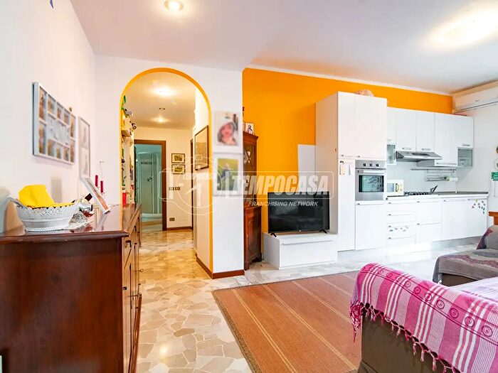 Appartamento trilocale in vendita in Viale Monza, Milano