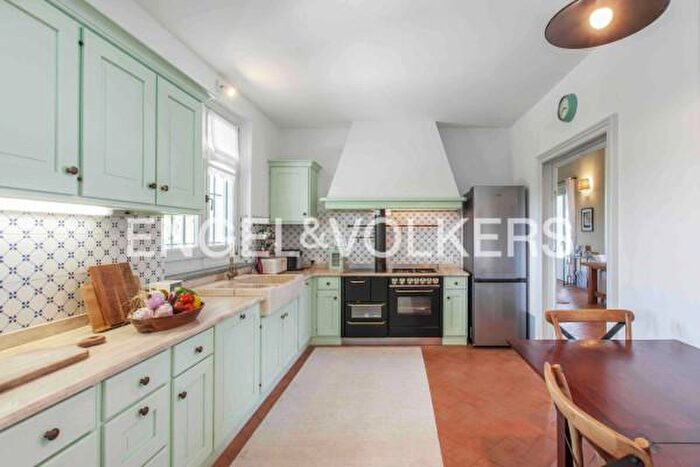 Case in Vendita e in Affitto - 2