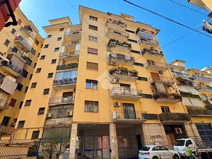 Appartamento quadrilocale in vendita in Via Biagio Miraglia, Napoli