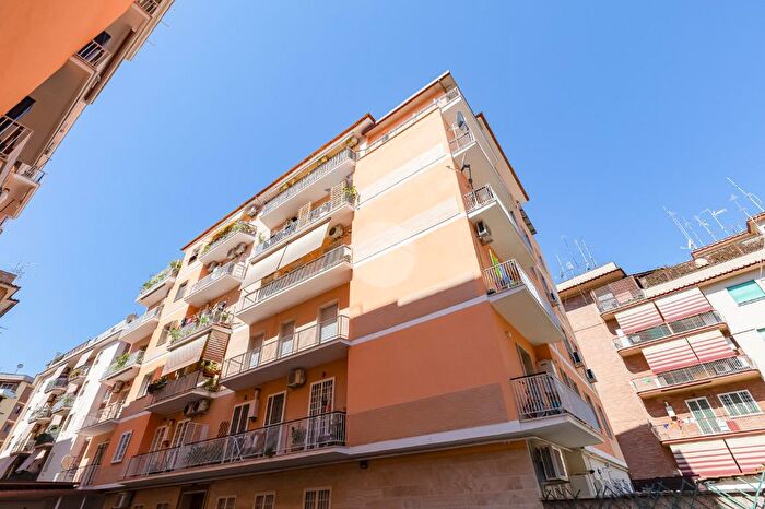 Appartamento bilocale in vendita in Via del Velodromo, Roma