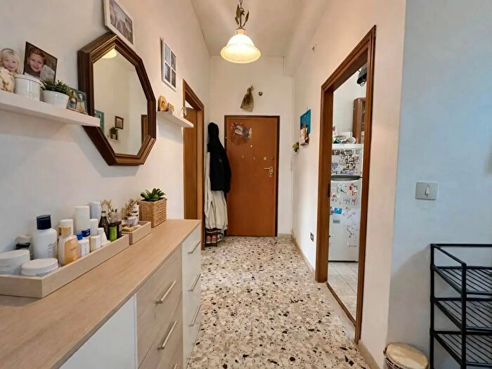 Appartamento trilocale in vendita in Campiglia Marittima