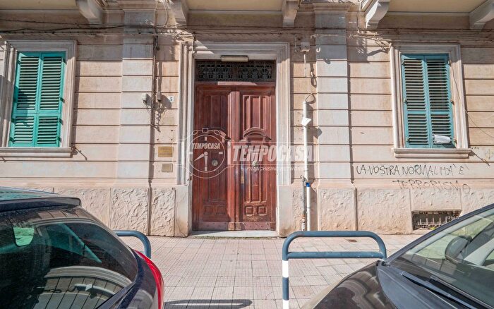 Appartamento con 5 locali in vendita in Via Romagnosi, Messina