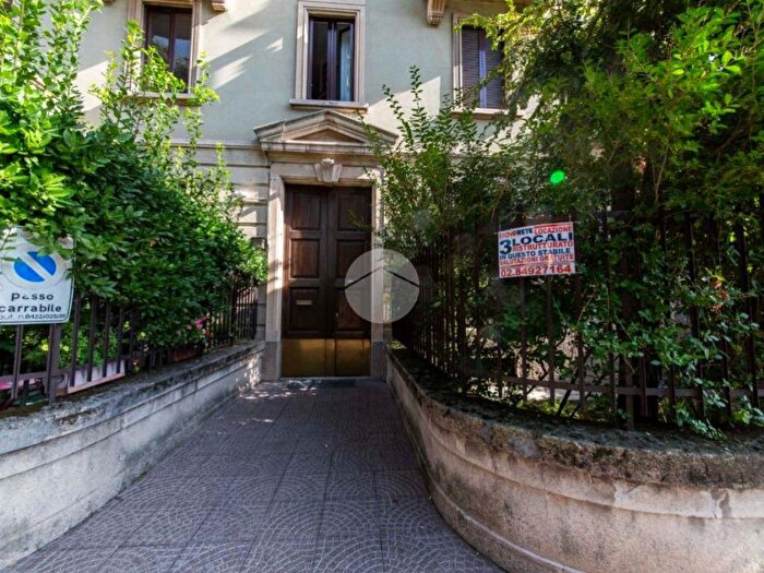 Appartamento trilocale in affitto in Viale Paolo Onorato Vigliani, Monte Rosa Lotto, Milano