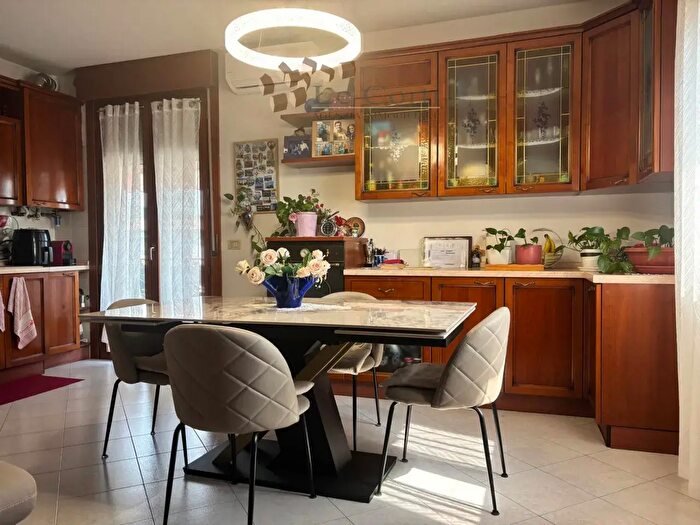 Appartamento trilocale in vendita in Lonigo