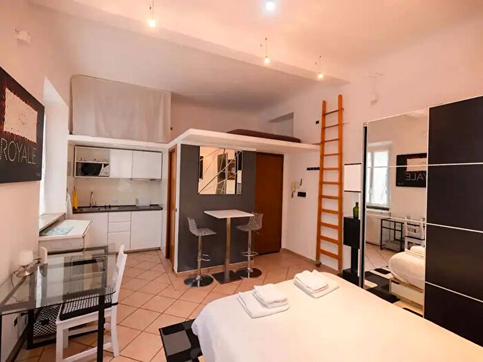 Appartamento monolocale in affitto in Via Tortona, Milano