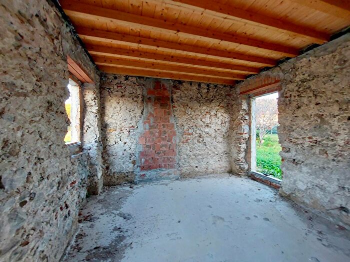 Casa con 7 locali in vendita in Ia di Confine, Massarosa