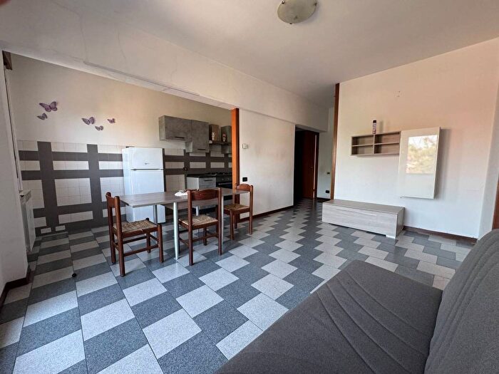 Appartamento trilocale in affitto in Via Diodato Massimo, Centro, Badia Polesine