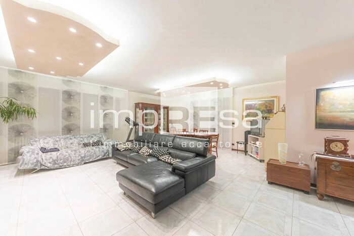 Appartamento con 7 locali in vendita in Via Roma, Spinea