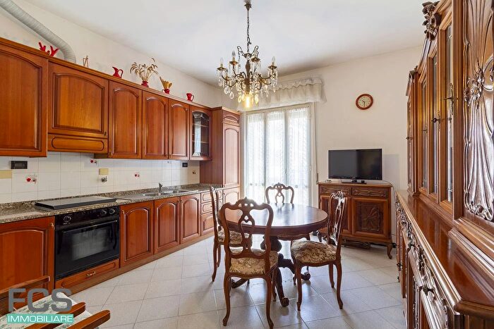 Appartamento trilocale in vendita in Via Centauro, Finale Ligure