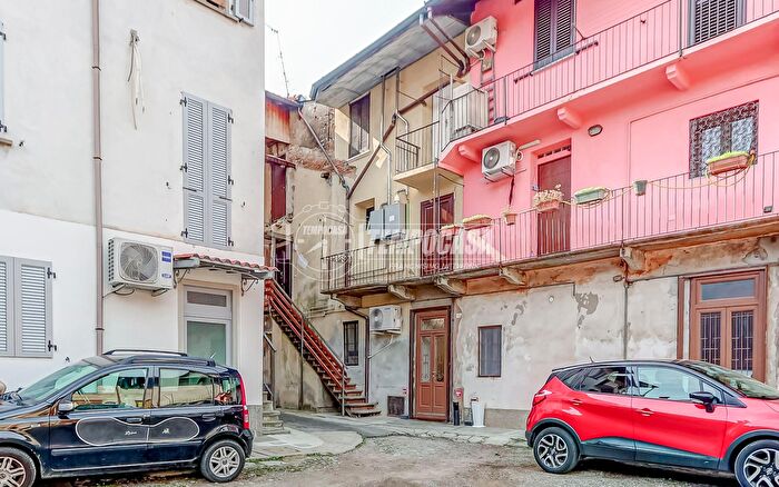 Appartamento bilocale in vendita in Piazza Giuseppe Mazzini, Castano Primo