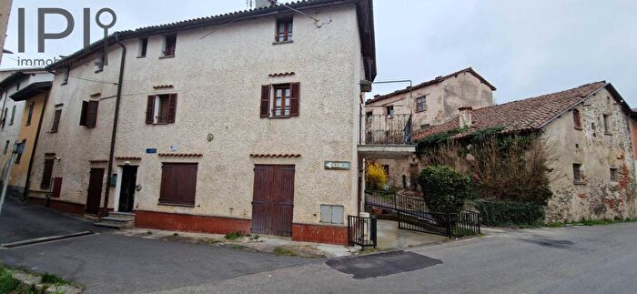 Casa con 9 locali in vendita in Rocchetta di Cairo, Cairo Montenotte