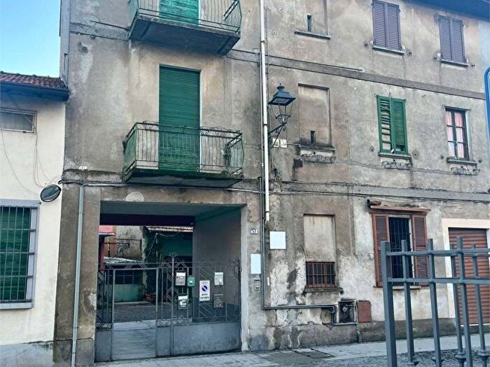 Appartamento con 6 locali in vendita in vittorio emanuele, Lazzate