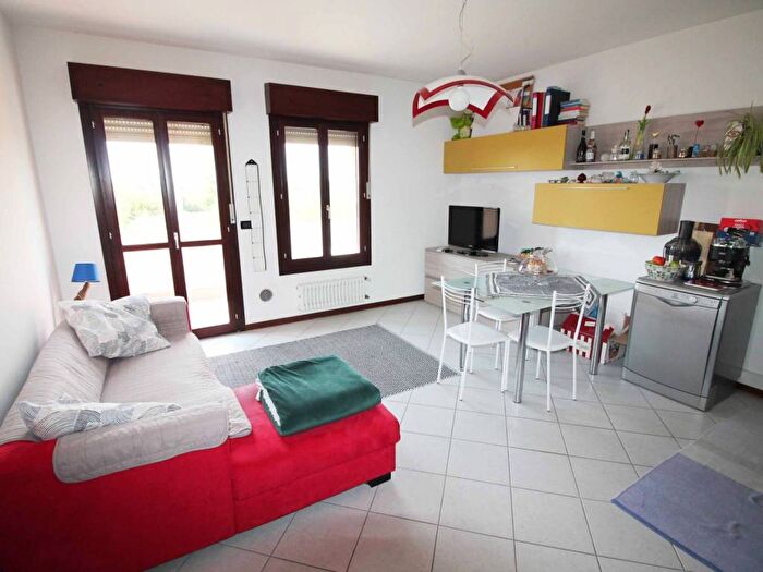 Appartamento trilocale in affitto in Via Pontegradella, Pontegradella, Ferrara