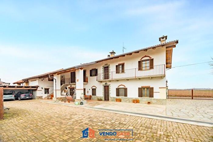 Casa con 6 locali in vendita in Regione San Quirico, Centallo