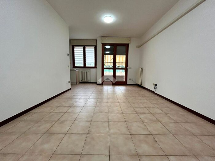 Appartamento bilocale in affitto in Via Roma, SantIlario DEnza