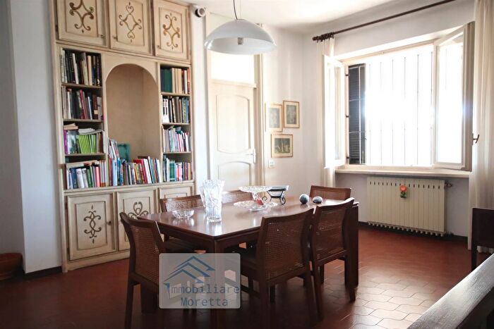 Casa con 9 locali in vendita in Alba, Alba