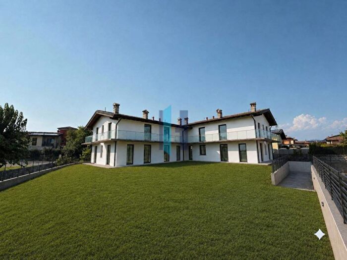 Casa con 6 locali in vendita in Viale Paolo VI, Azzano Mella