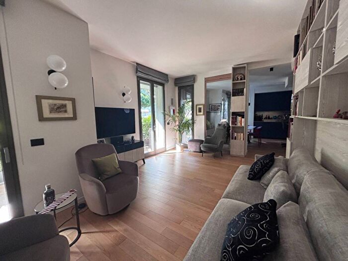 Appartamento con 5 locali in affitto in Lungarno Cristoforo Colombo, Beccaria Colombo, Firenze