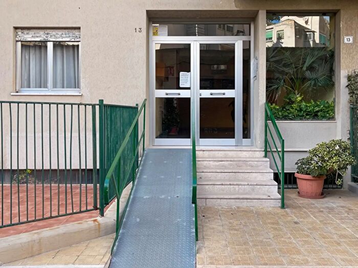 Appartamento con 7 locali in vendita in Via Giovan Battista Naselli, Palermo