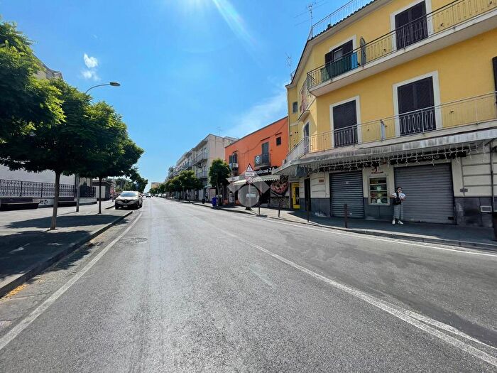 Appartamento quadrilocale in vendita in Via Antonio Cacciapuoti, Pozzuoli