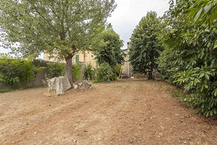 Casa con 7 locali in vendita in Campi Bisenzio