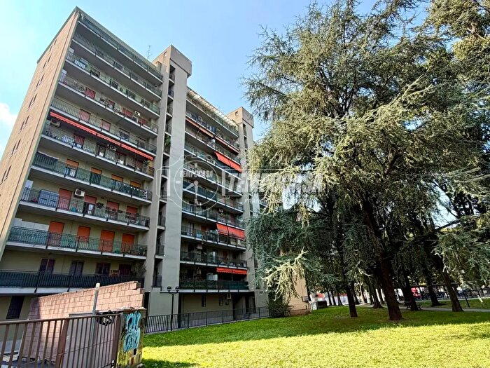 Appartamento trilocale in vendita in Via Papa Giovanni XXIII, Cologno Monzese