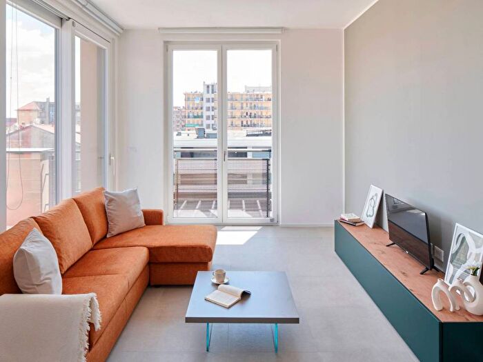 Appartamento trilocale in affitto in Via Eugenio Villoresi, Navigli Darsena, Milano