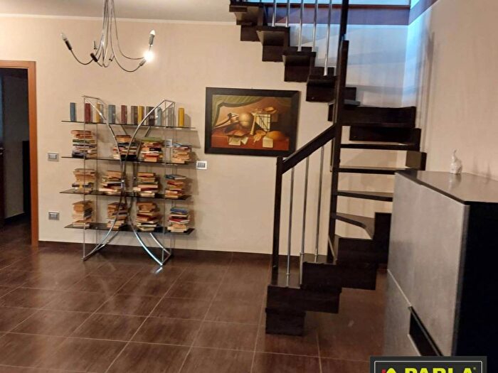 Appartamento quadrilocale in affitto in Via Regina Elena, Canicattì