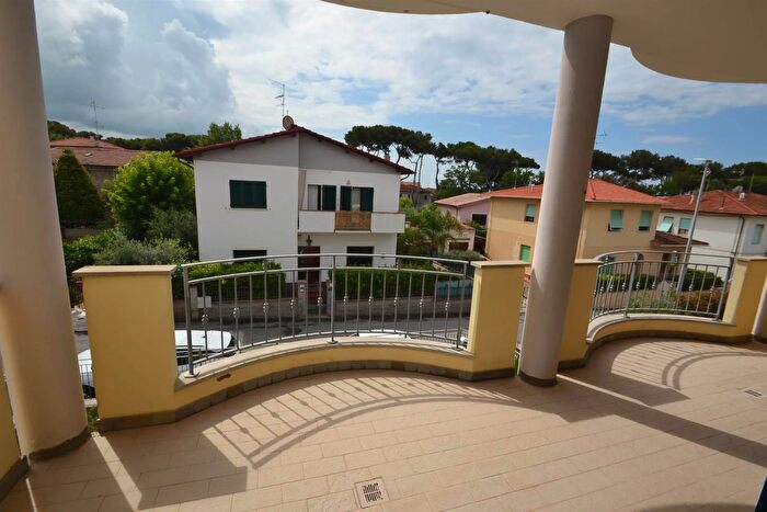 Appartamento trilocale in vendita in Rosignano Marittimo